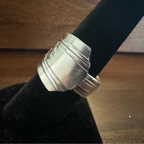 Rose Spoon Ring - Picture 3 of 15